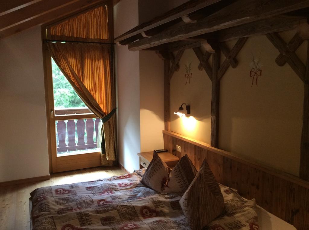 Baita Velon Vermiglio Bagian luar foto