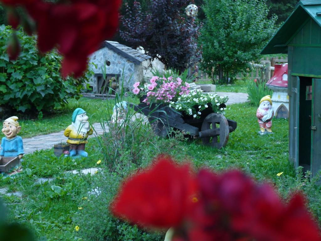 Baita Velon Vermiglio Bagian luar foto