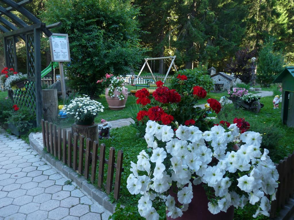 Baita Velon Vermiglio Bagian luar foto