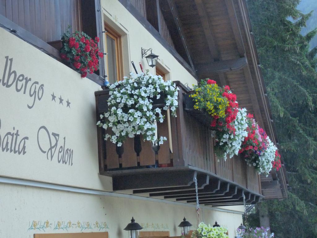Baita Velon Vermiglio Bagian luar foto