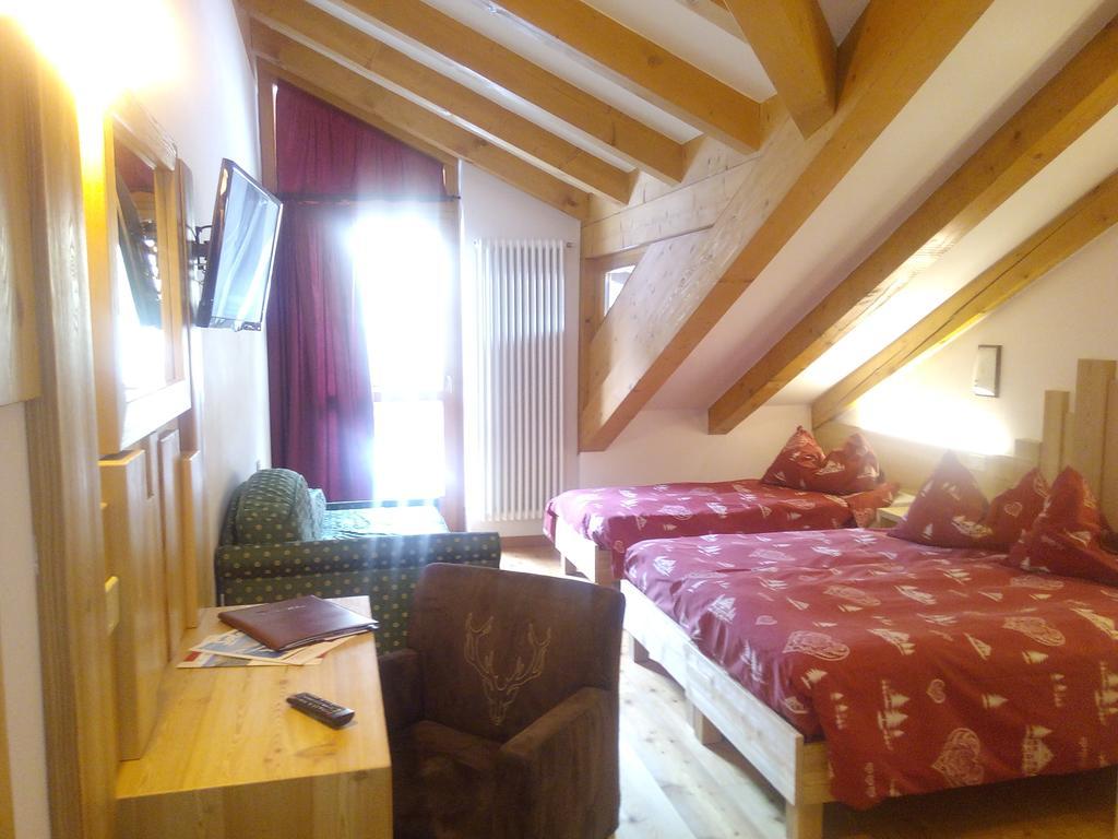 Baita Velon Vermiglio Bagian luar foto