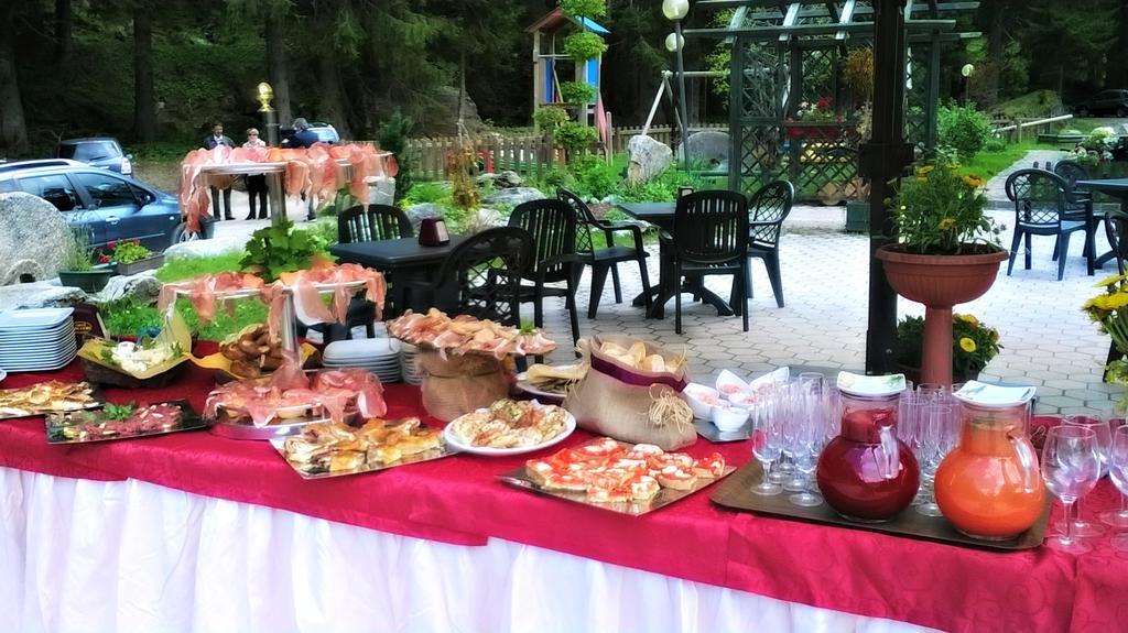 Baita Velon Vermiglio Bagian luar foto
